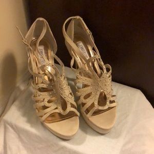Size 7.5 Jennifer Lopez Heels Brand New w/o box